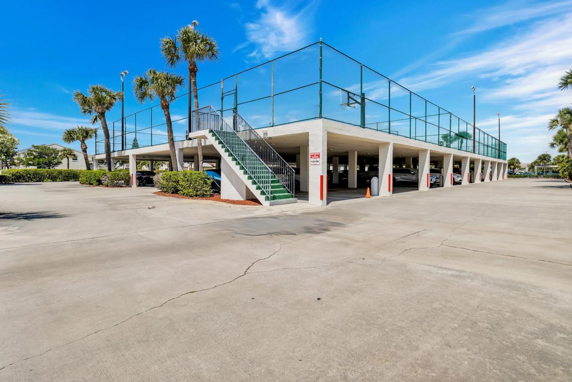 Cape Winds Resort Cape Canaveral Bagian luar foto