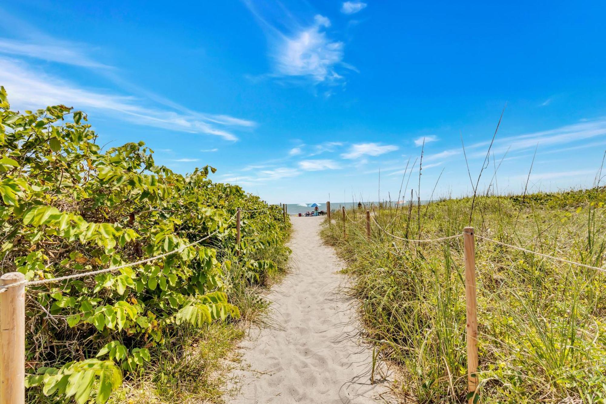 Cape Winds Resort Cape Canaveral Bagian luar foto