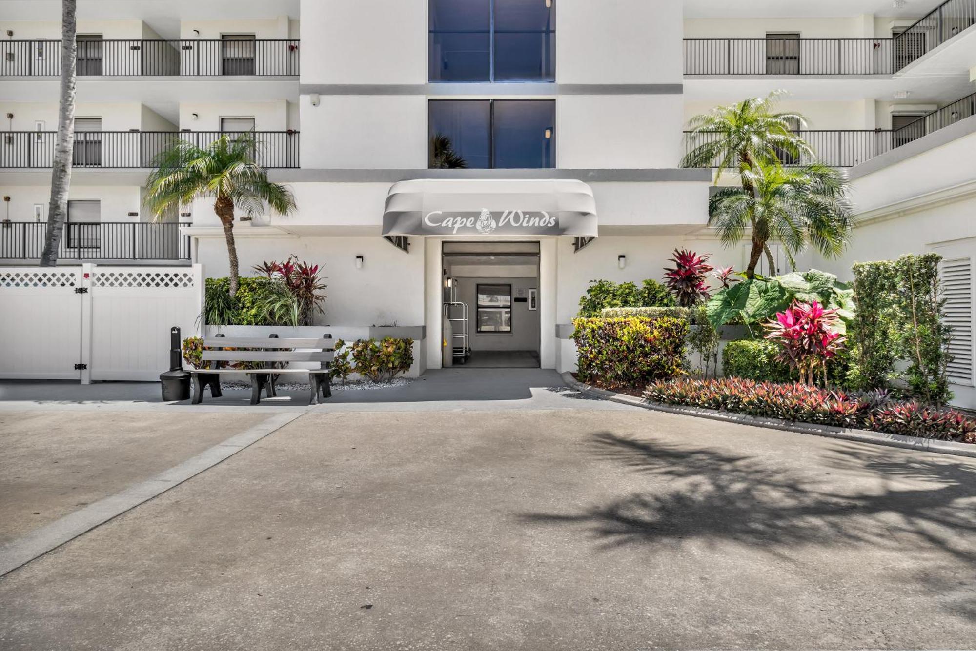 Cape Winds Resort Cape Canaveral Bagian luar foto