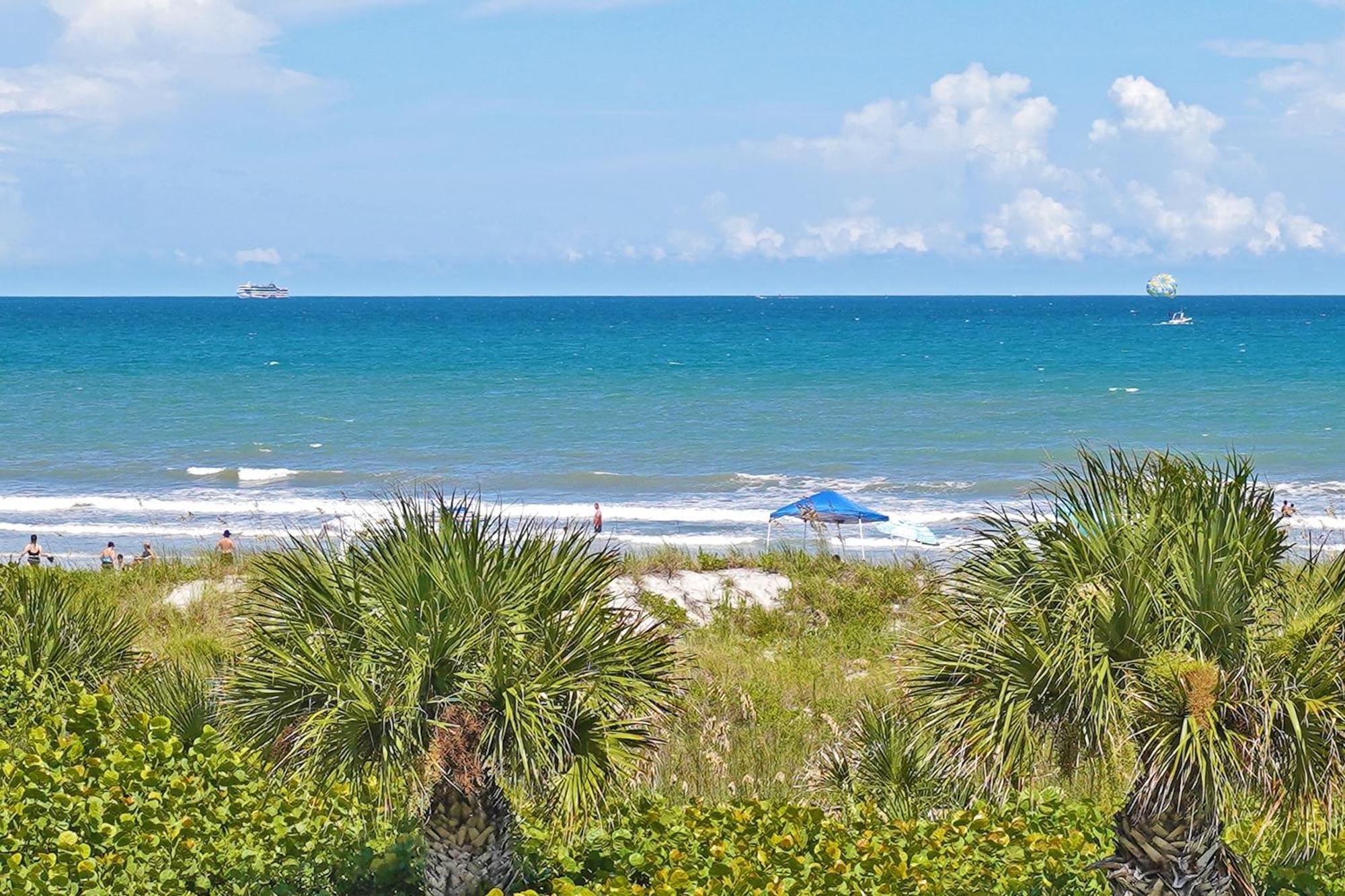 Cape Winds Resort Cape Canaveral Bagian luar foto